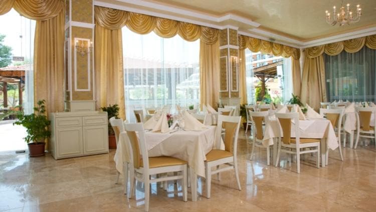 MENA PALACE